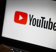 YouTube çocuk videolarında yorum bölümünü devre dışı bırakıyor