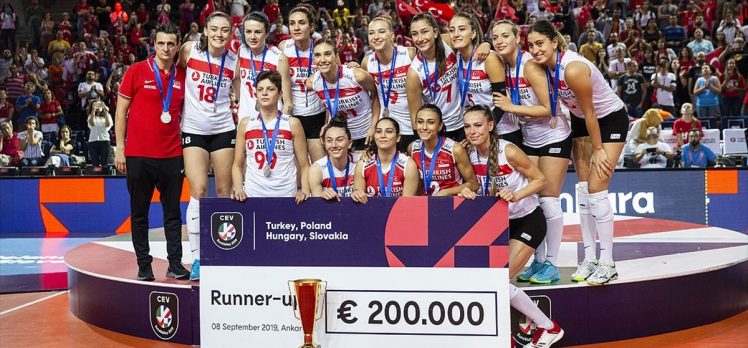 Türkiye voleybolda Avrupa ikincisi