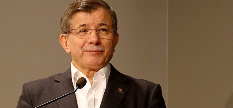 Eski başbakan Ahmet Davutoğlu AK Parti’den istifa etti
