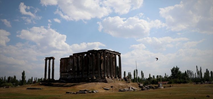 ‘İkinci Efes’te’ Roma hamamı kalıntıları gün yüzüne çıkarıldı