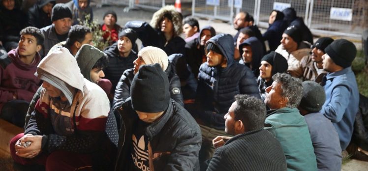 Yunanistan’ın zorla gönderdiği 252 göçmen yakalandı