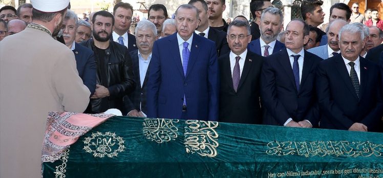 Cumhurbaşkanı Erdoğan İstanbul’da cenaze törenine katıldı