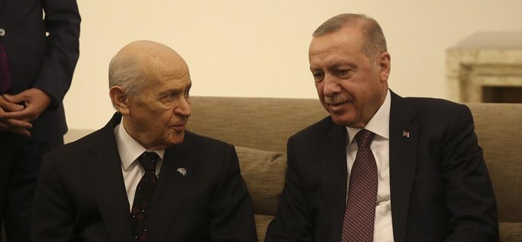 Erdoğan ile Bahçeli Meclis’te bir araya geldi