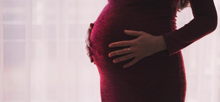 Yargıtay hamilelik nedeniyle işten çıkarılmayı ayrımcılık saydı