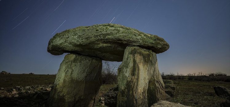 Trakya dolmenlerine Stonehenge benzetmesi