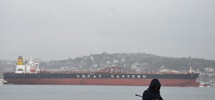 Dev gemiler İstanbul Boğazı’ndan geçti