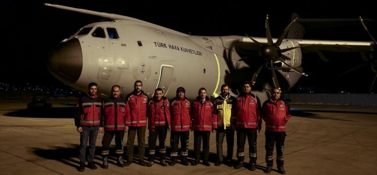 Somali’deki yaralıları Türkiye’ye getirecek sağlık ekibi uçakla Mogadişu’ya gitti