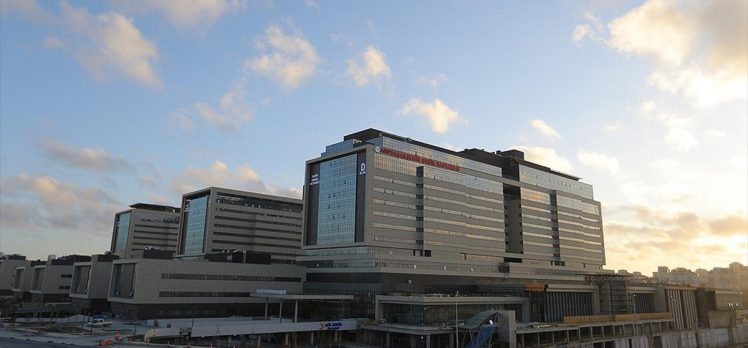 Başakşehir İkitelli Şehir Hastanesi’nin ilk etabı hizmete açıldı