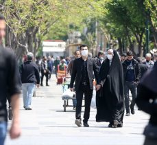 İran’da Kovid-19 kaynaklı can kaybı 5 bin 297’ye yükseldi
