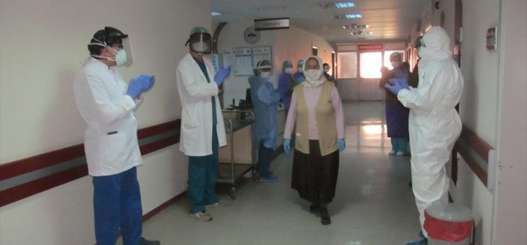 Türkiye’de Kovid-19’dan 156 bin 22 kişi iyileşti