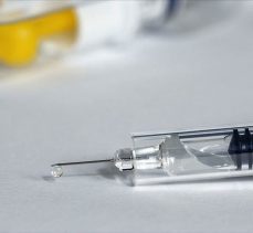 Çin’de Kovid-19 aşı adayının klinik deneylerinde ikinci aşamaya geçildi