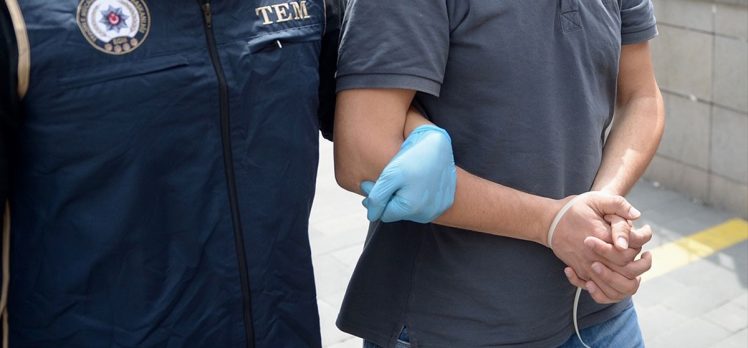 İzmir’de son 9 aydaki FETÖ’nün TSK yapılanmasına yönelik operasyonlarda 551 kişi tutuklandı
