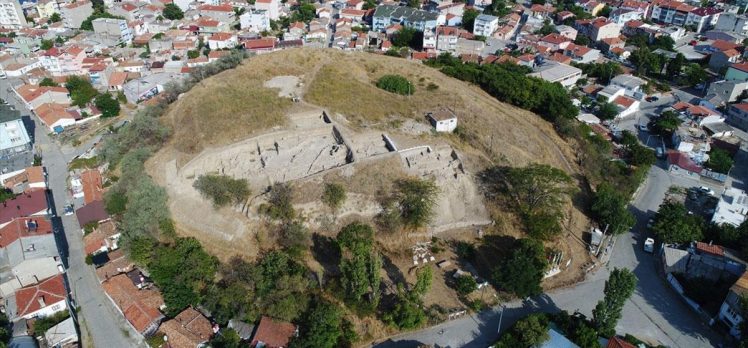 Maydos Kilisetepe Höyüğü kazılarında Tunç Çağı dönemlerinin izleri araştırılıyor