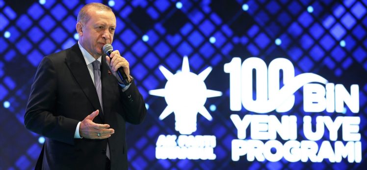 Cumhurbaşkanı Erdoğan: Macron senin zaten süren az kaldı. Gidicisin