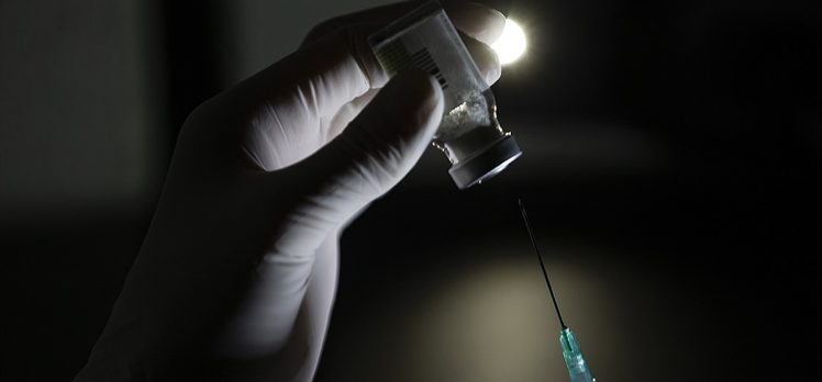 DSÖ: Testleri devam eden 200 Kovid-19 aşı adayının başarı garantisi yok