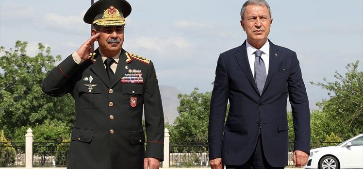Milli Savunma Bakanı Akar: Sonuna kadar Azerbaycan Türkü kardeşlerimizin yanında olacağız