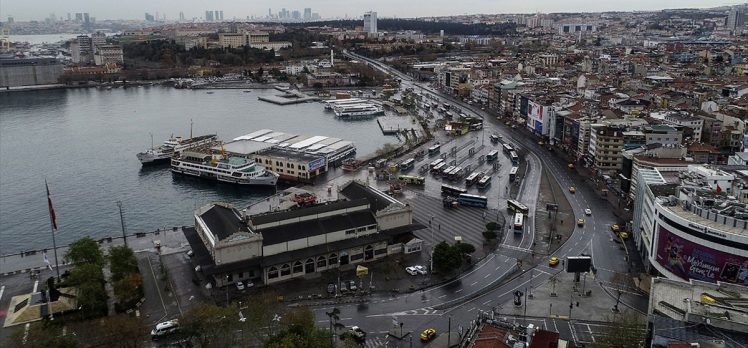 Kadıköy’de tüm kapalı ve açık alanlarda 7 gün süreyle toplantı ve gösteri yürüyüşü yasaklandı