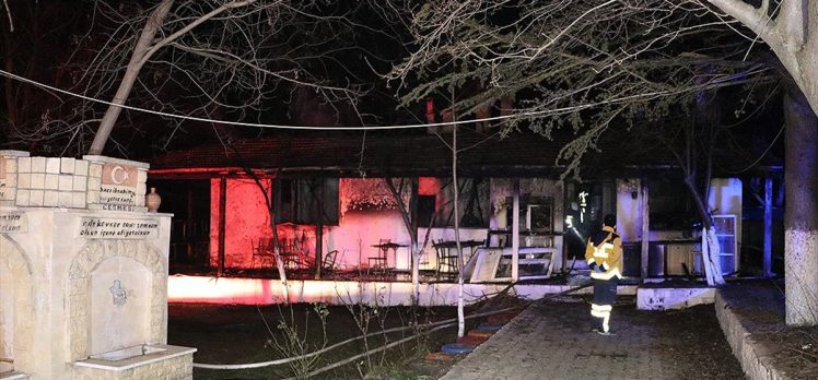 Denizli’de restoranda çıkan yangında 3 kişi öldü