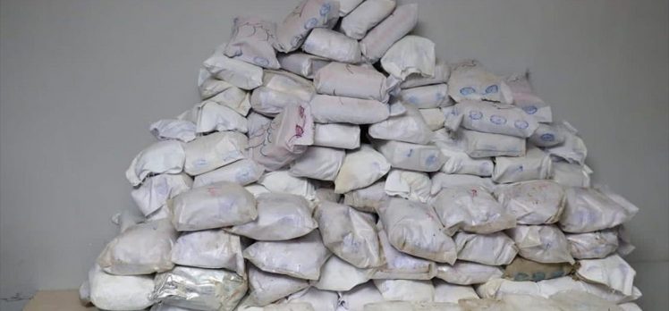 Hakkari’de ‘terörün finansmanı operasyonu’ ile 482 kilo eroin, 65 kilo metamfetamin ele geçirildi