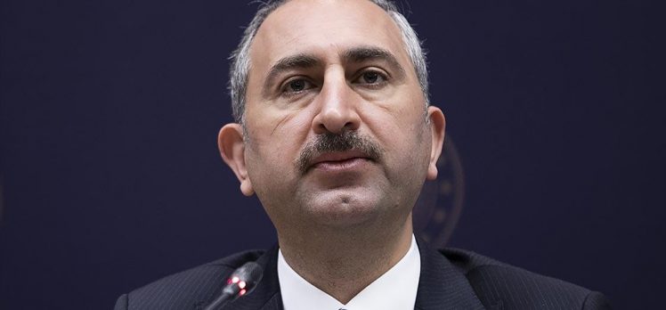 Adalet Bakanı Gül: Alçak bir terör saldırısıyla şehit düşen Cumhuriyet Savcımız Kiraz’ı saygıyla anıyorum