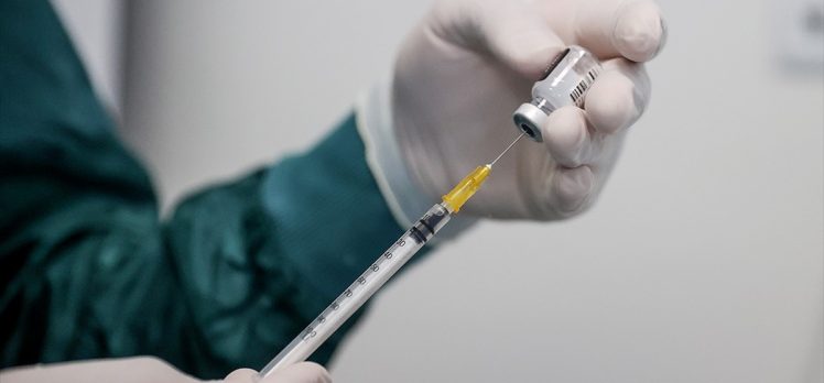 Dünya genelinde 1 milyar 940 milyon dozdan fazla Kovid-19 aşısı yapıldı