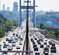 İstanbul’da dün kısıtlamasız ilk cumartesi gününde trafik yoğunluğu oluştu