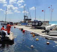 İstanbul ve İzmit Körfezi’nde müsilaj temizleme çalışmaları devam ediyor