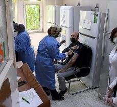 Türkiye’de bugün Kovid-19 aşısı için 750 bin randevu alındı