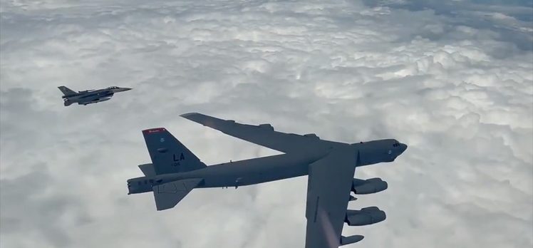 MSB: EUCOM talebi üzerine F-16’larımız ABD B-52 uçaklarına refakat görevi icra etti