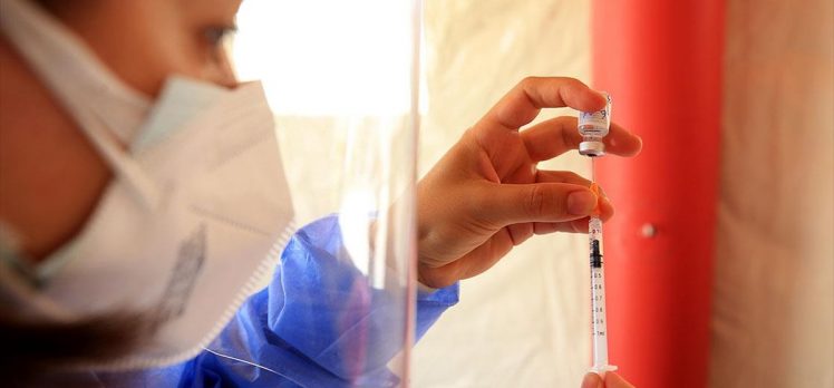 Kovid-19’la mücadele kapsamında ülke genelinde bir haftada 5,5 milyon dozdan fazla aşı uygulandı