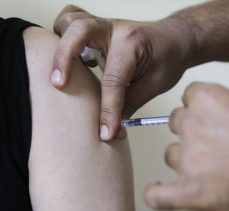 Sağlık Bakanı Koca: İlk doz aşısını yaptırmayanların sayısı 22 milyon 344 bin 407’ye indi