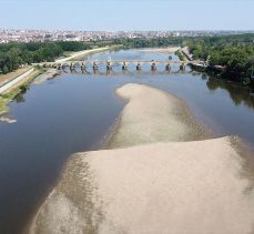 Edirne’de sıcaklar nehirlerin su seviyesini düşürürken tarımsal üretimi de olumsuz etkiliyor