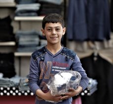 Türk Kızılay Kurban Bayramı’nda Suriye’de çoğunluğu çocuk 100 bin kişiye bayramlık kıyafet dağıtacak