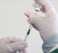 Kovid-19’la mücadele kapsamında ülke genelinde bir haftada 7 milyon dozdan fazla aşı uygulandı