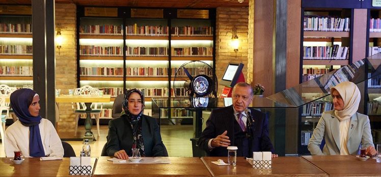 Cumhurbaşkanı Erdoğan KADEM hizmet içi eğitim kampını ziyaret etti