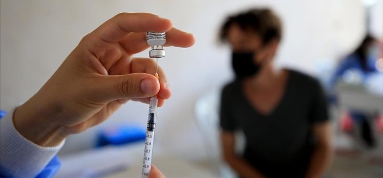 Bilim Kurulu Üyesi Prof. Dr. Alper Şener’den gençlere aşı uyarısı