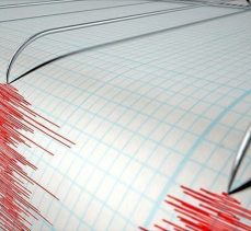 Endonezya’da 7,3 büyüklüğünde deprem