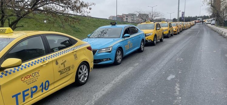 İstanbul’da taksi sürücüleri tarife güncellemek için sıraya girdi