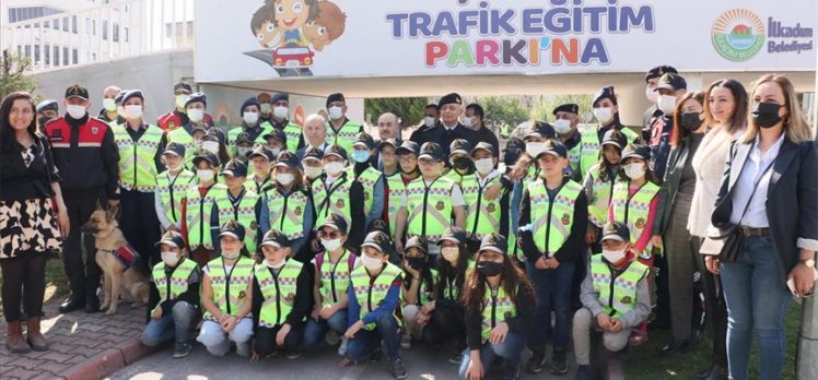 Samsun’da Jandarma, Kırsalda Yaşayan Öğrencilere Trafik Eğitimi Veriyor