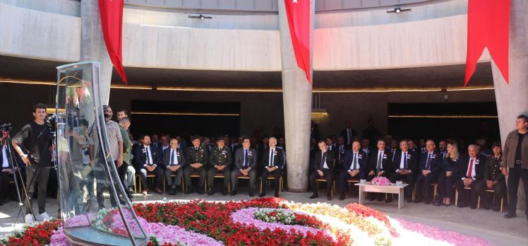 Dokuzuncu Cumhurbaşkanı Süleyman Demirel mezarı başında anıldı