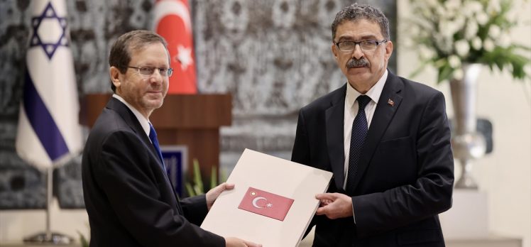 Türkiye’nin Tel Aviv Büyükelçisi Torunlar, İsrail Cumhurbaşkanı Herzog’a güven mektubunu sundu