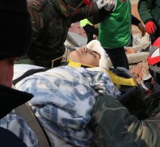 Kahramanmaraş’ta 15 yaşındaki kız çocuğu depremden 103 saat sonra kurtarıldı