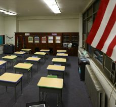 ABD’de okullar, işten ayrılmalar nedeniyle öğretmen bulmakta zorlanıyor