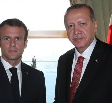 Fransız sözcüye göre Cumhurbaşkanı Erdoğan’ı tebrik eden Macron ilişkileri ilerletmeyi istiyor