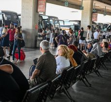 İzmir’de otobüs terminalinde bayram hareketliliği erken başladı