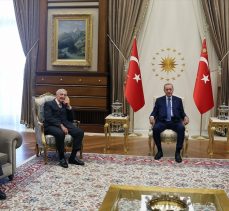 Cumhurbaşkanı Erdoğan, Bakan Kacır ile iş insanları Rahmi Koç ve Ali Koç’u kabul etti