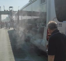 İstanbul’da arızalanan metrobüsteki yolcular tahliye edildi