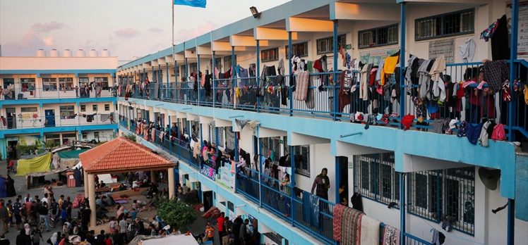 UNRWA: Gazze’deki okul ve binalarımızda 400 bin yerinden edilen kişi kalıyor
