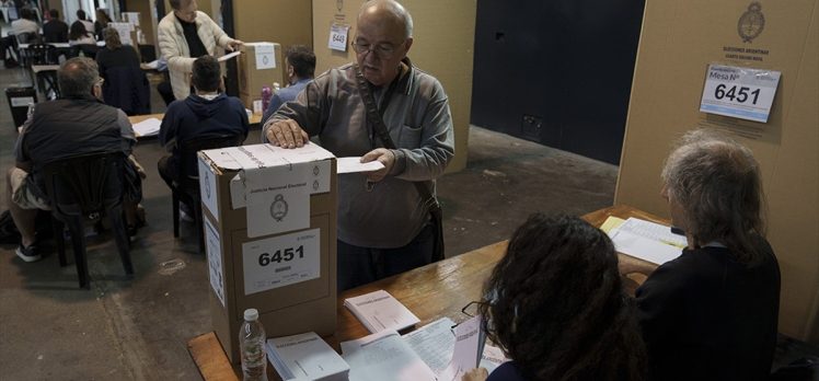 Arjantin’de yeni devlet başkanını ikinci tur seçimleri belirleyecek