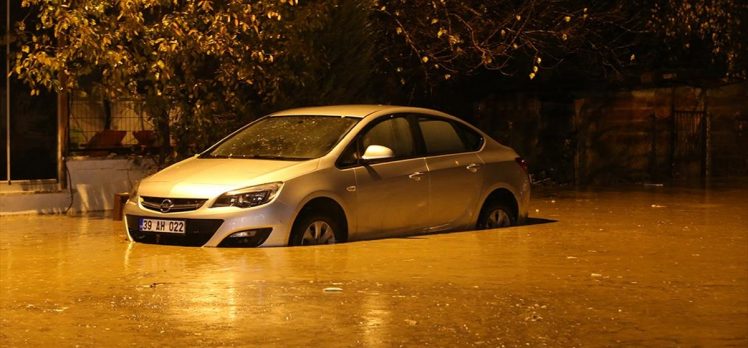 Kırklareli’nde sağanak etkisini artırdı